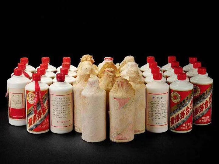 尖峰镇日照岚山回收酒价格哪里回收(附近上门回收茅台酒）?